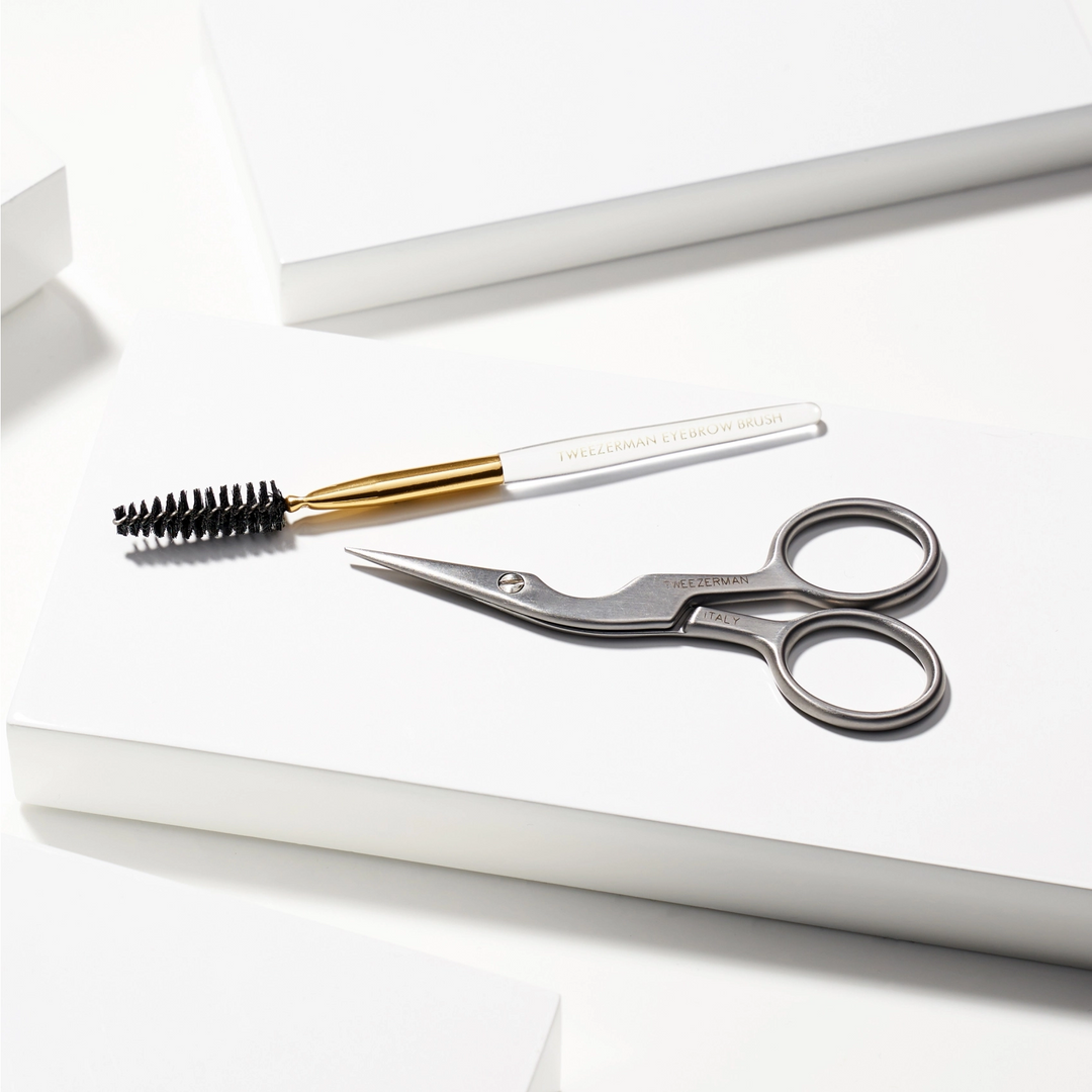 Tweezerman Brow Scissors & Brush lifestyle