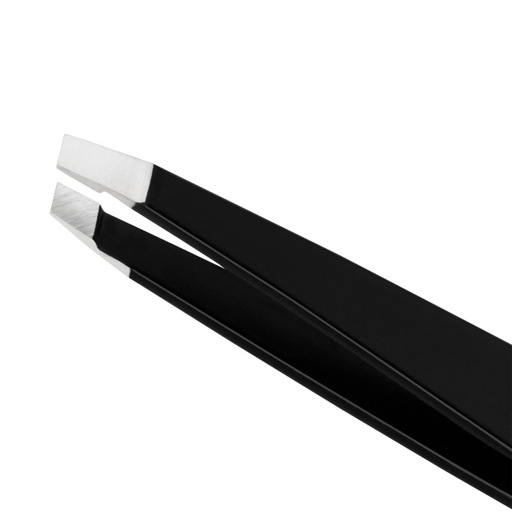 Tweezerman Brow Shaping Set upclose