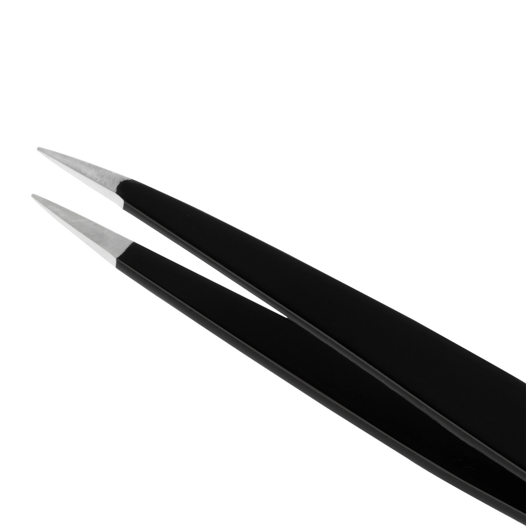 Tweezerman Brow Shaping Set upclose 2