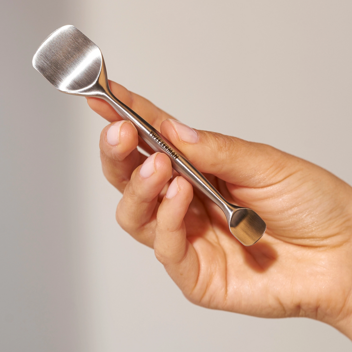 Tweezerman Pore Prep Tool lifestyle