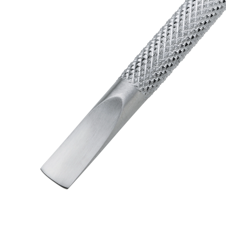 Tweezerman Pushy And Nail Cleaner up close
