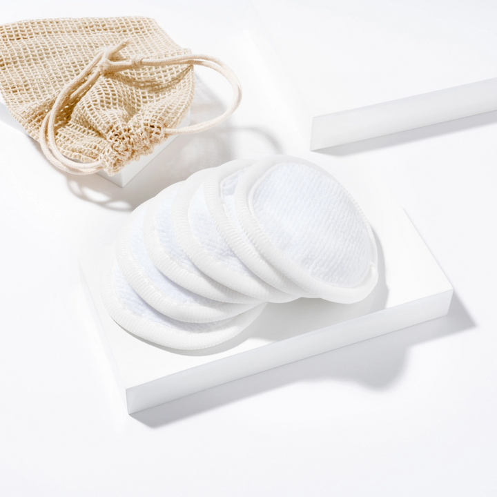 Tweezerman Reusable Makeup Remover Pads lifestyle
