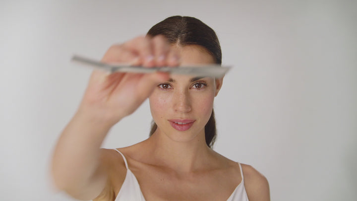 Tweezerman Facial Razor video