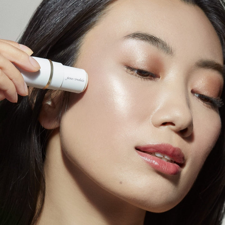 Jane Iredale Glow Time Highlighter Stick solstice applicaton