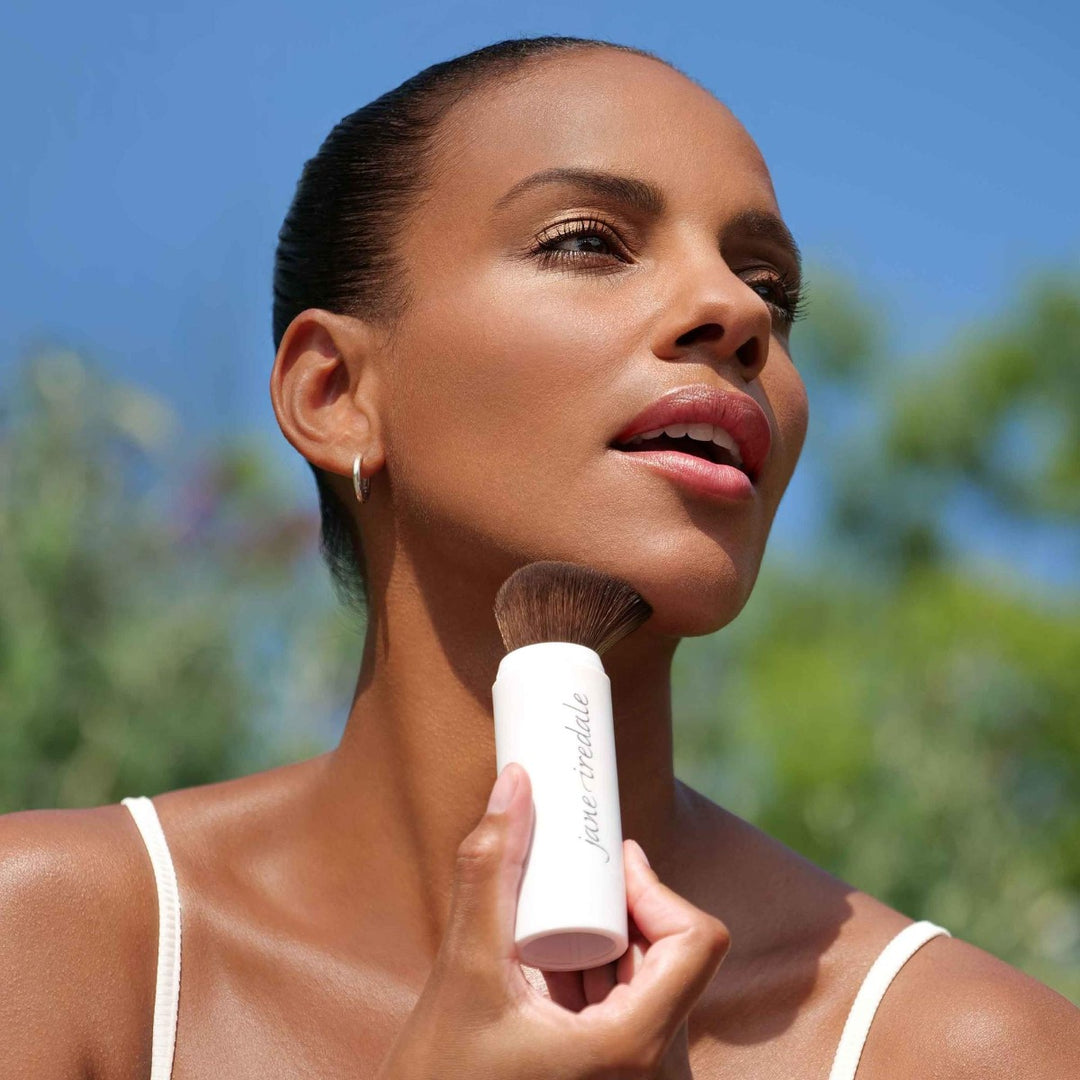 Jane Iredale Powder-Me SPF 30 Dry Sunscreen application