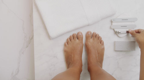 Tweezerman Essential Pedicure Kit video