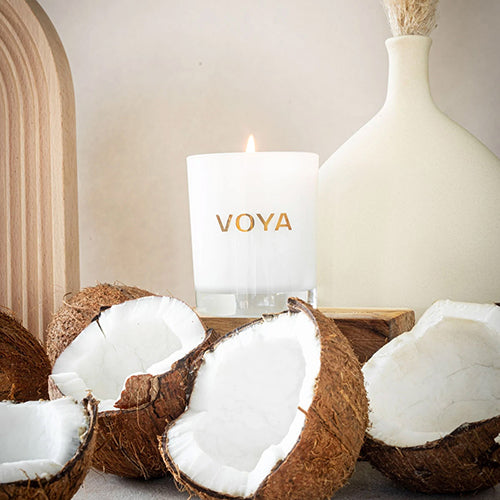 VOYA Luxury Scented Candle – Coconut & Jasmine with coconut